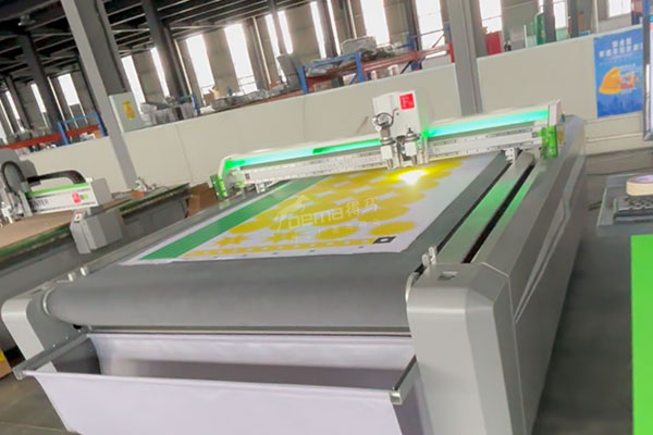 得馬F11高速裁切機