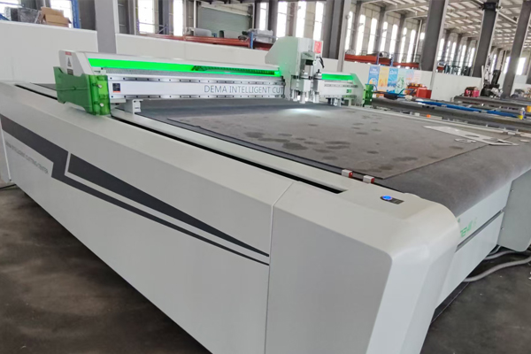 得馬高速裁切機F11