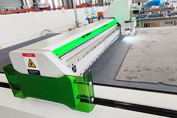 得馬F11高速裁切機